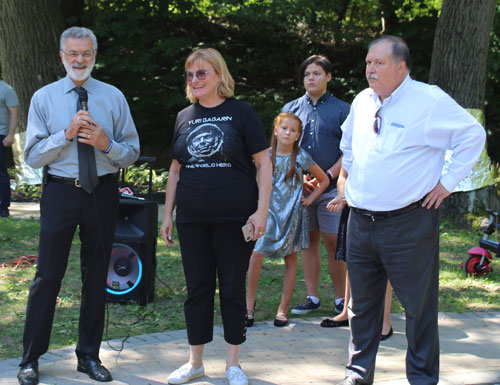 Mayor Frank Jackson, Svetlana Stolyarova and Dr. Boris Vonogradsky